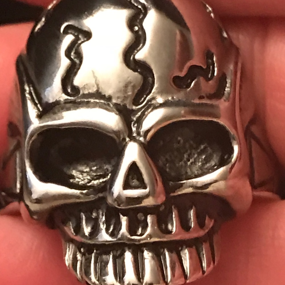 Skeleton Head Ring - Picture 2 of 3